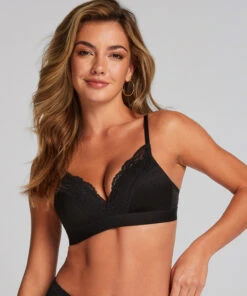Sophie Padded Non-wired Bra - Black