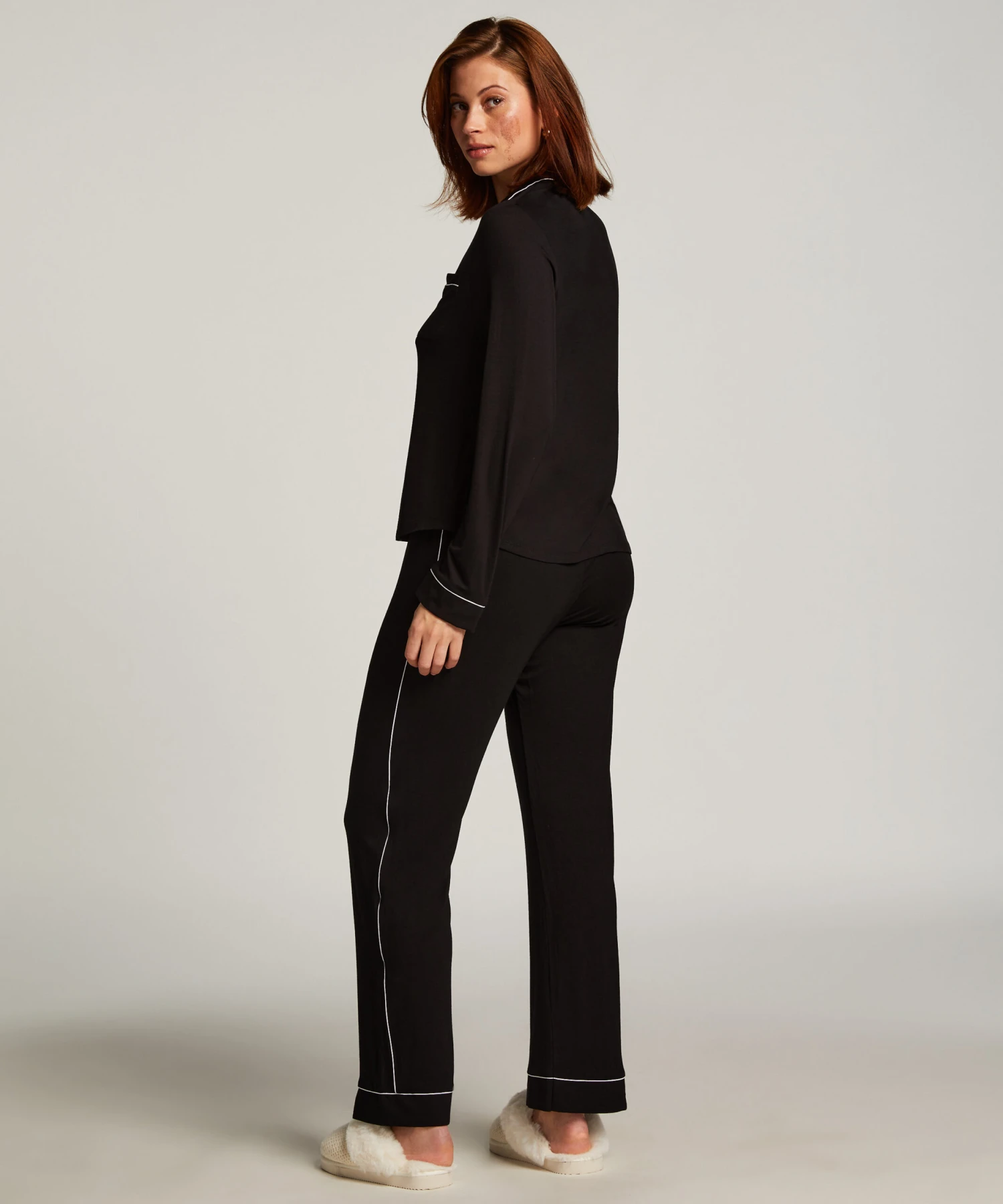 Essential Jersey Pants - Black 3 Essential Jersey Pants - Black - Image 3