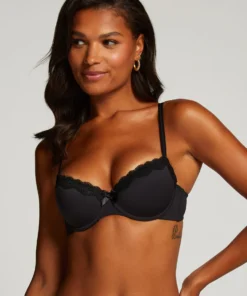 Lola Padded Underwired Bra - Black